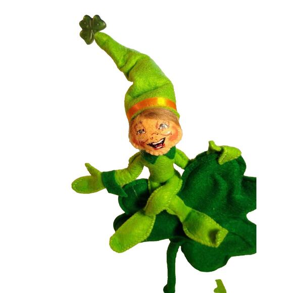 ANNALEE St Patrick's Day Doll Irish Leprechaun Giant Shamrock Vintage Kitsch - Picture 2 of 8